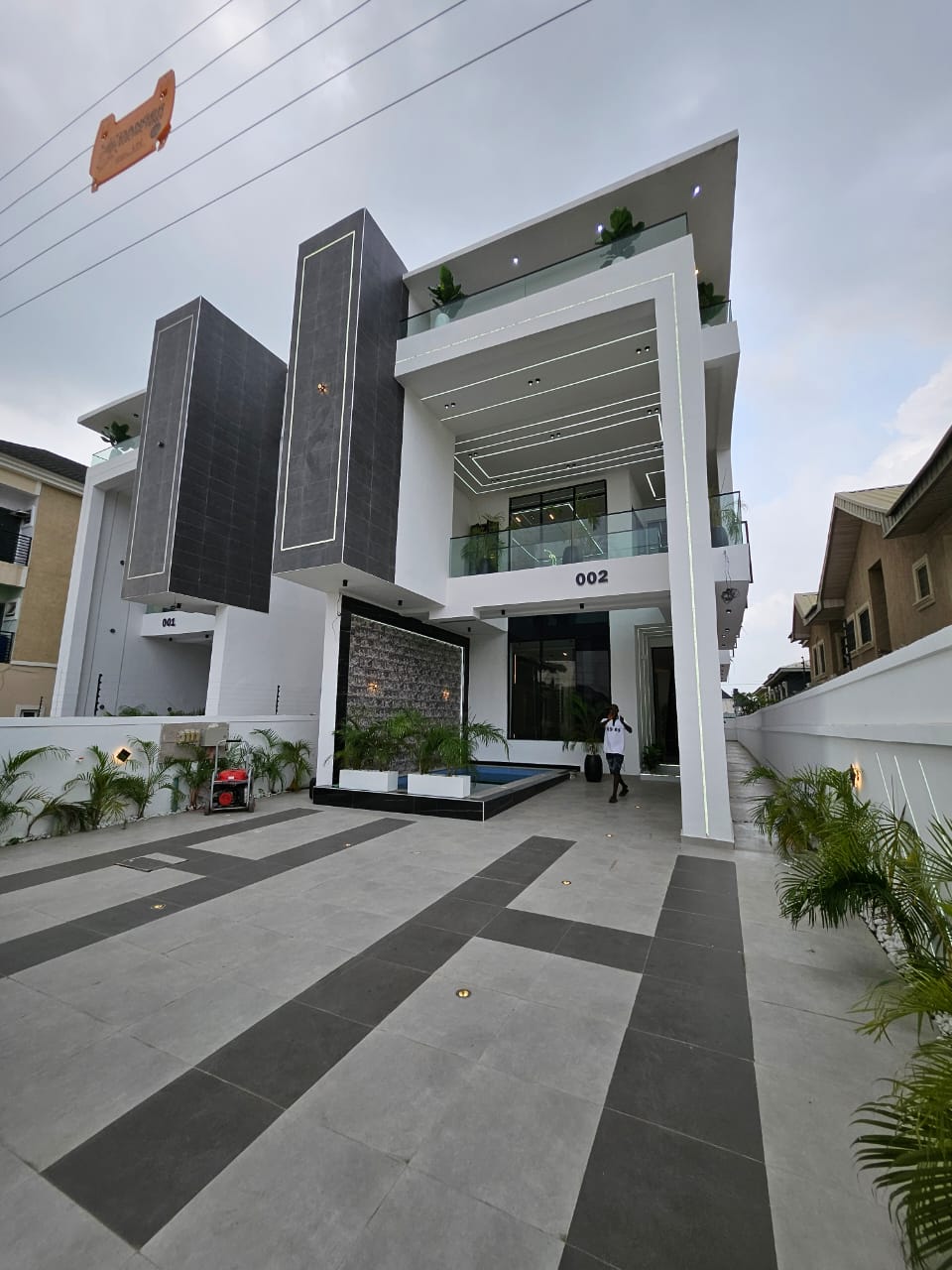 A Five-Bedroom, Fully Detached Duplex