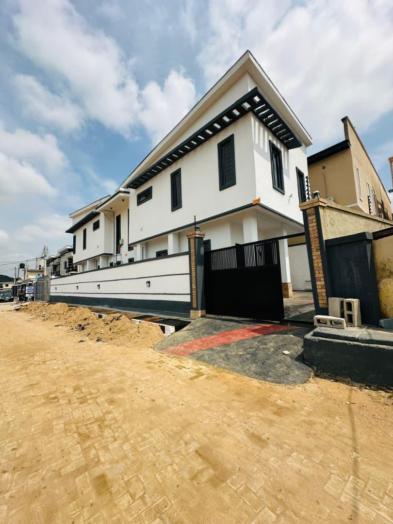 Lovely 3 Bedroom  Semi-Detached Detached Duplex +BQ