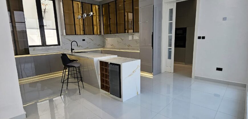 5 BEDROOM FULLY DETACHED DUPLEX NEAR CHEVRON.