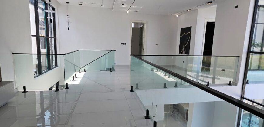 5 BEDROOM FULLY DETACHED DUPLEX NEAR CHEVRON.